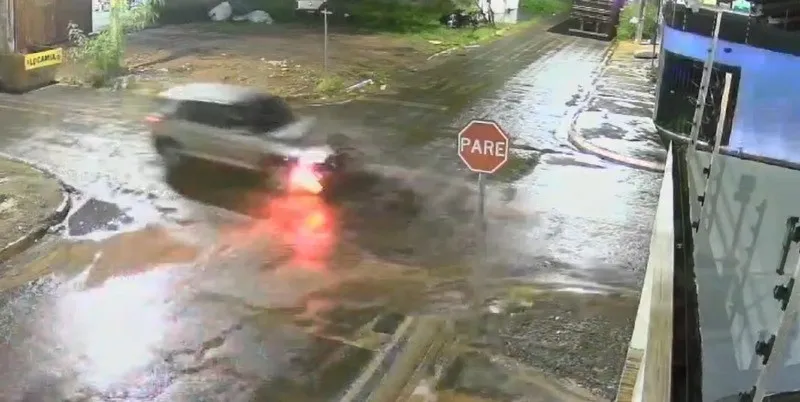 Vídeo mostra batida entre moto e Creta que matou jovem
