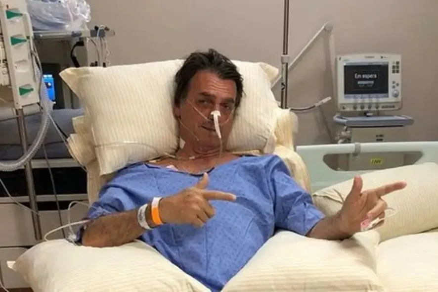 Bolsonaro participa de live em hospital e diz que terá alta na segunda