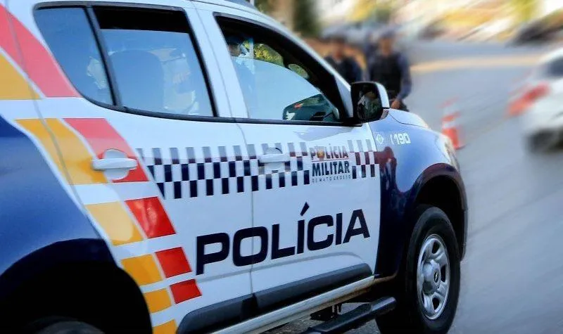 Adolescente mata pai com tiro no olho e facada no peito em MT