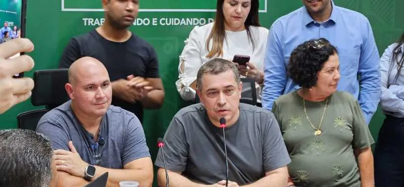 Abilio assina decreto que concede RGA de 5,32% aos servidores