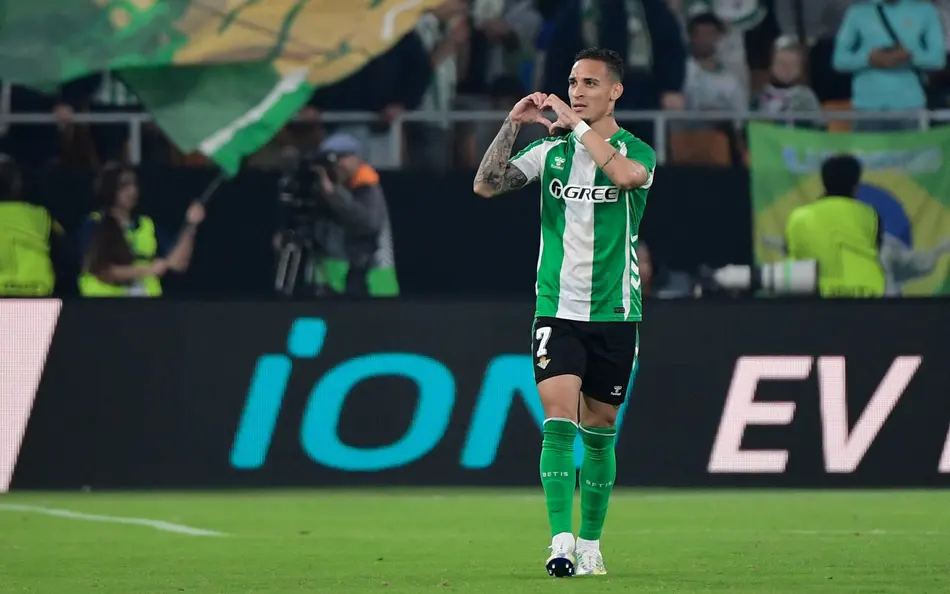 Antony marca e Igor Jesus fica fora; veja como foi o dia da Europa League