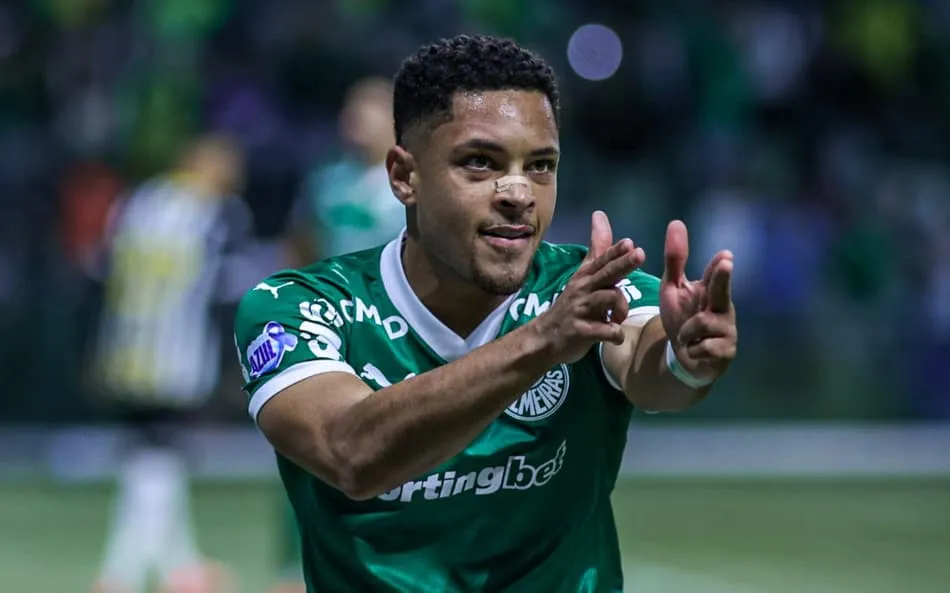 Palmeiras vence o Santos com brilho de Vitor Roque e abre vantagem no Brasileirão