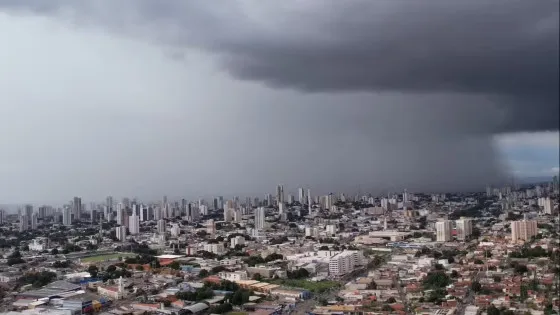 Defesa Civil reduz alerta de tempestade e granizo para chuva intensa; ventos podem chegar a 100 km/h em parte de MT