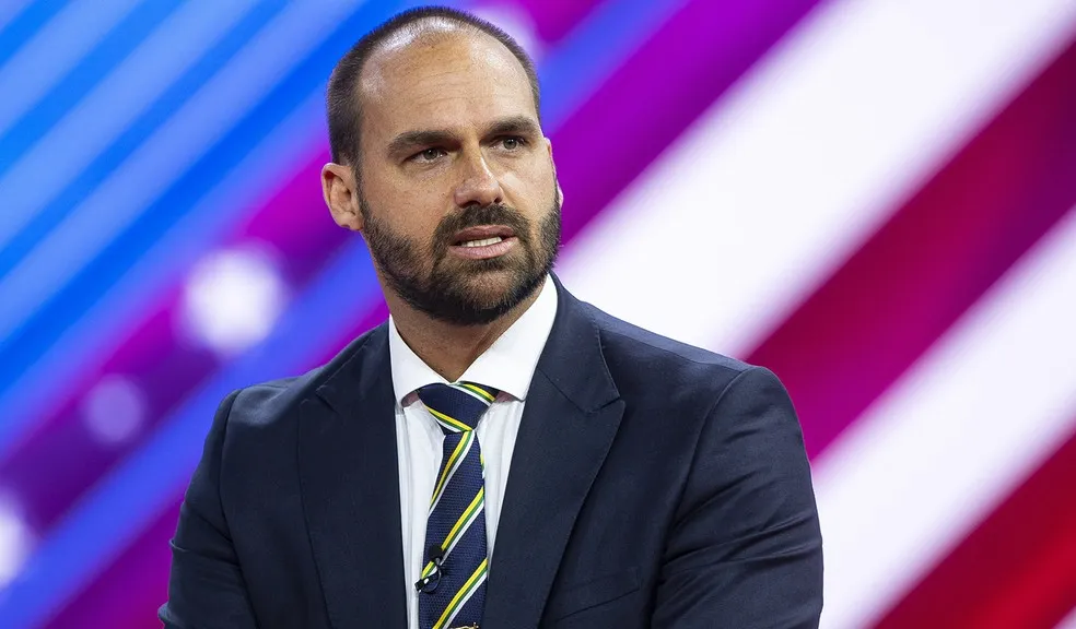 STF tem maioria para tornar Eduardo Bolsonaro réu por coação