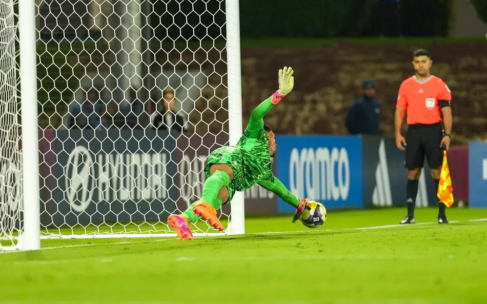 Goleiro do Brasil brilha, e Seleção elimina a França do Mundial sub-17 nos pênaltis