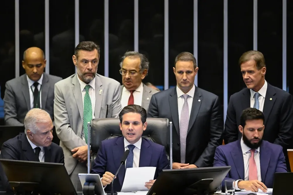 Câmara aprova PL Antifacção em derrota para Lula