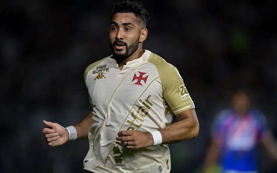 Vasco terá desfalque de Payet contra o Bragantino pelo Brasileirão
