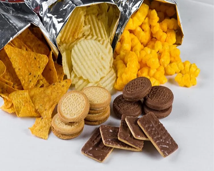 Alimentos ultraprocessados: 4 efeitos que eles provocam no seu corpo