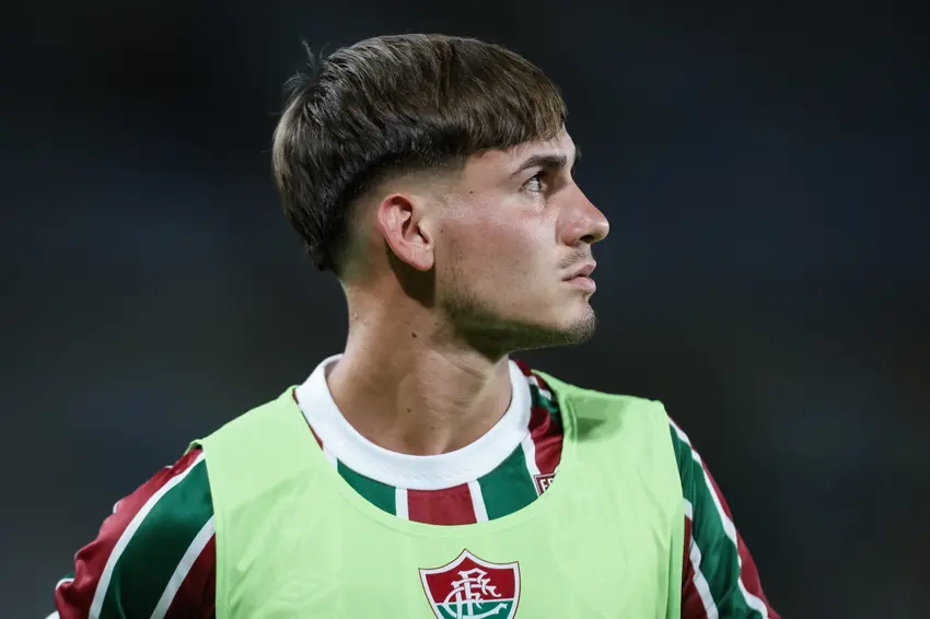 Coritiba anuncia atacante do Fluminense como sétima contratação