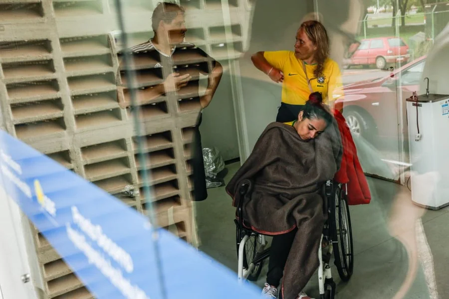 Raio em ato de Nikolas: ao menos 4 seguem internados em hospital do DF. Veja vídeo