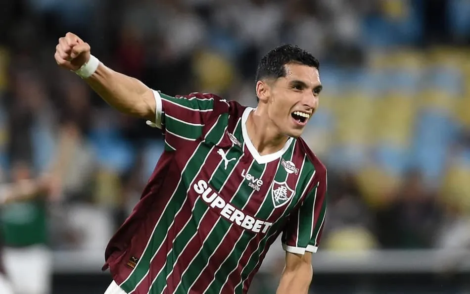 Fluminense amplia vantagem sobre o Flamengo na década