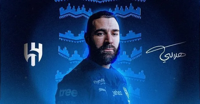 Benzema é anunciado pelo Al-Hilal, e transferência irrita Cristiano Ronaldo