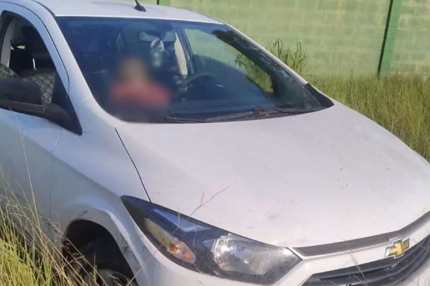 Homem é encontrado morto dentro de carro com as mãos amarradas