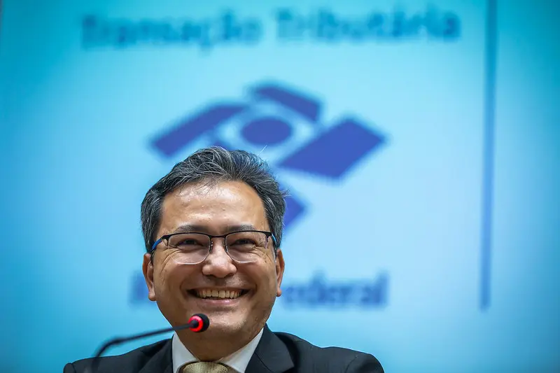 Governo arrecadou R$ 20,6 bi em 2024 com tributação de “super-ricos”, diz Receita