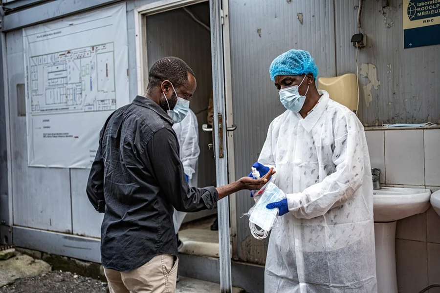 OMS sobe o nível de risco do surto de ebola para “muito alto”