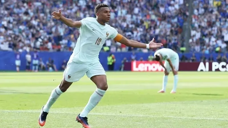 Kylian Mbappé, da França, celebrando o gol marcado sobre Marrocos, em jogo das quartas de final da Copa do Mundo • Divulgação/Fifa
