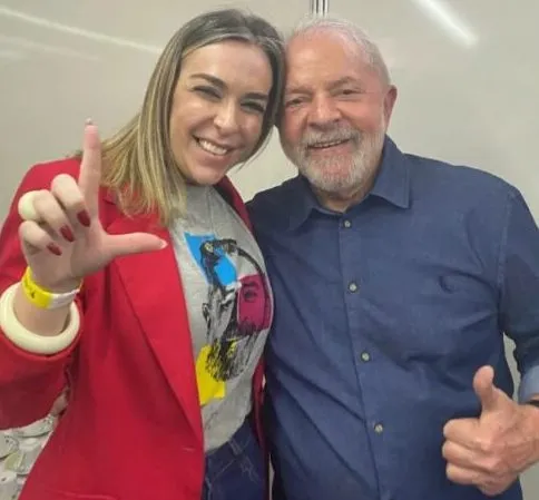 Lula já tirou ao menos três fotos com lobista Roberta Luchsinger, que diz ‘nunca ter visto’
