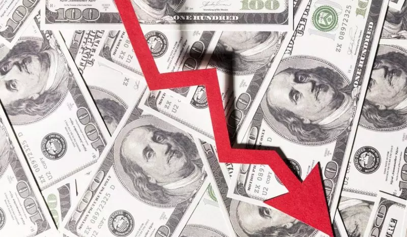 Dólar cai pela 12ª sessão seguida, a R$ 5,77, com dado dos EUA e notícias de tarifas