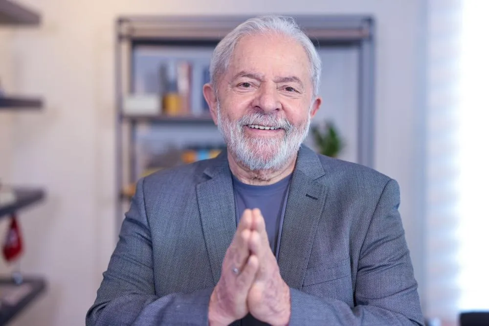 Com preços em alta, Lula pede para população não comprar alimentos caros