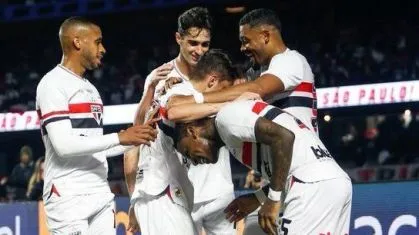 São Paulo vence Athletico-PR e abre vantagem nas oitavas da Copa do Brasil