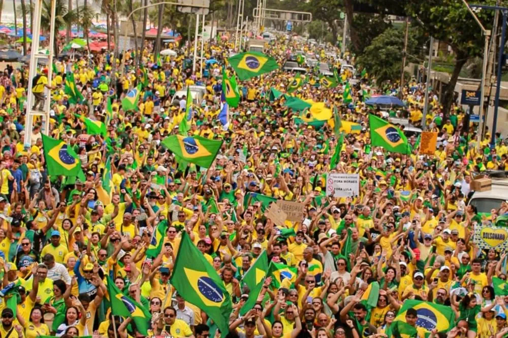 Ruas lotadas em todo o Brasil marcam ato nacional pelo impeachment de Lula e Moraes