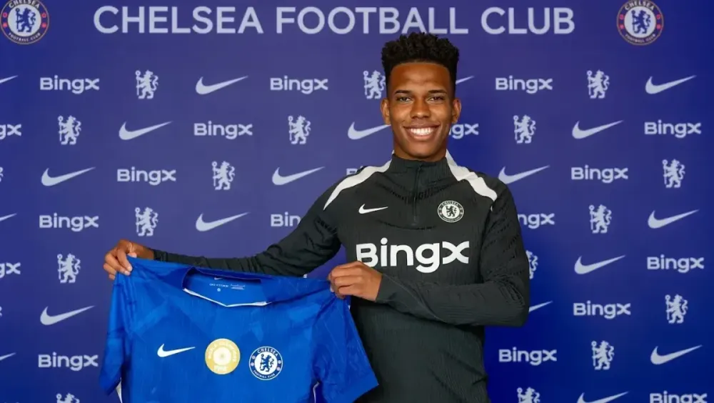 Estêvão é anunciado oficialmente pelo Chelsea