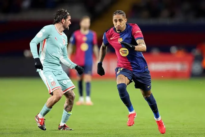 Barcelona goleia a Real Sociedad e reassume liderança de LaLiga