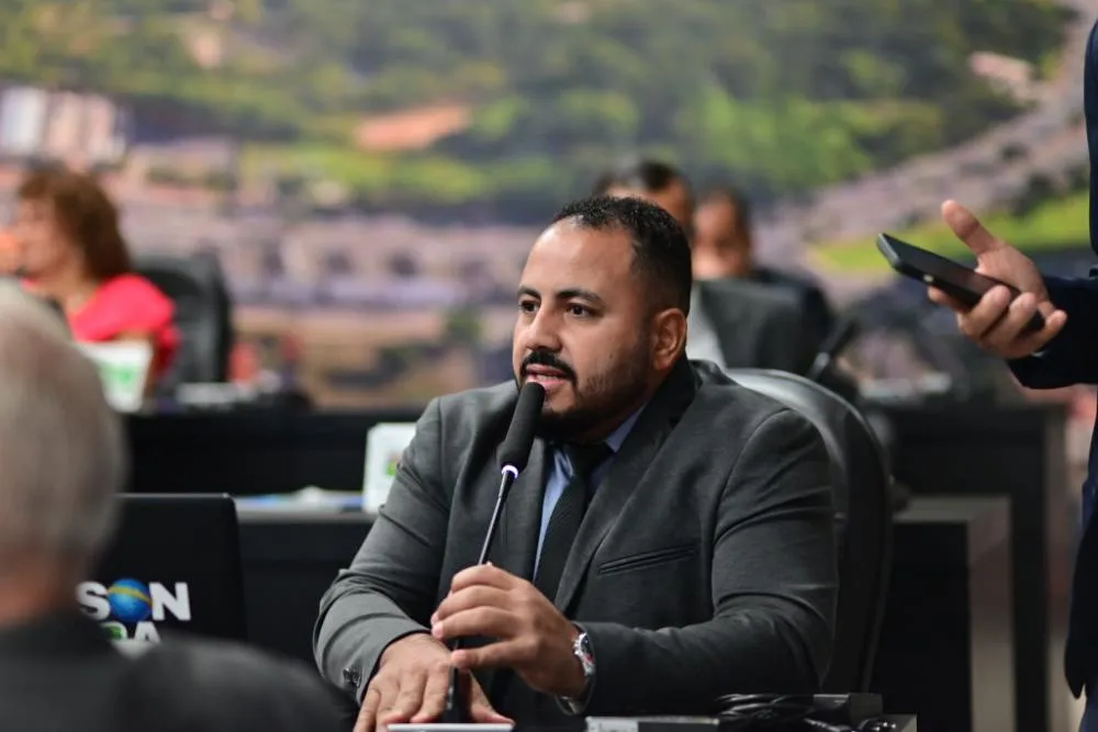 Vereador cobra Abilio para que apresente provas de interferência de facção na eleição da presidência