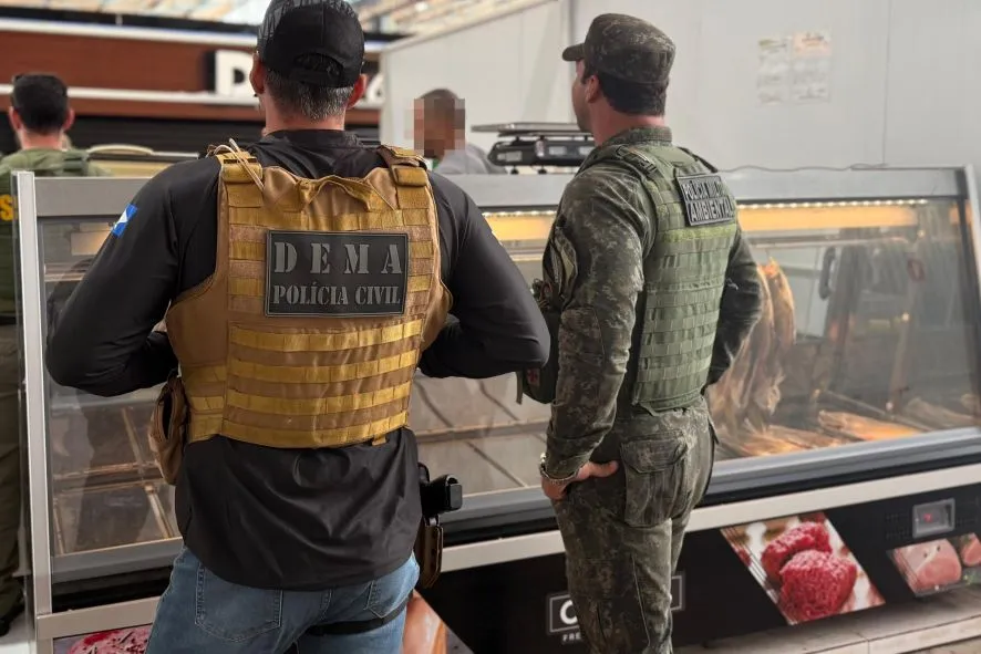 Polícia prende dois e apreende três toneladas de pescado no Porto