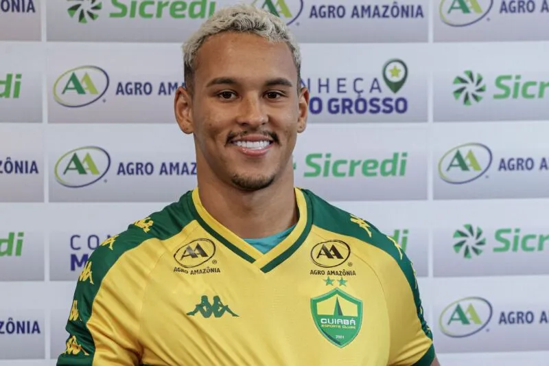 Cuiabá apresenta novo atacante