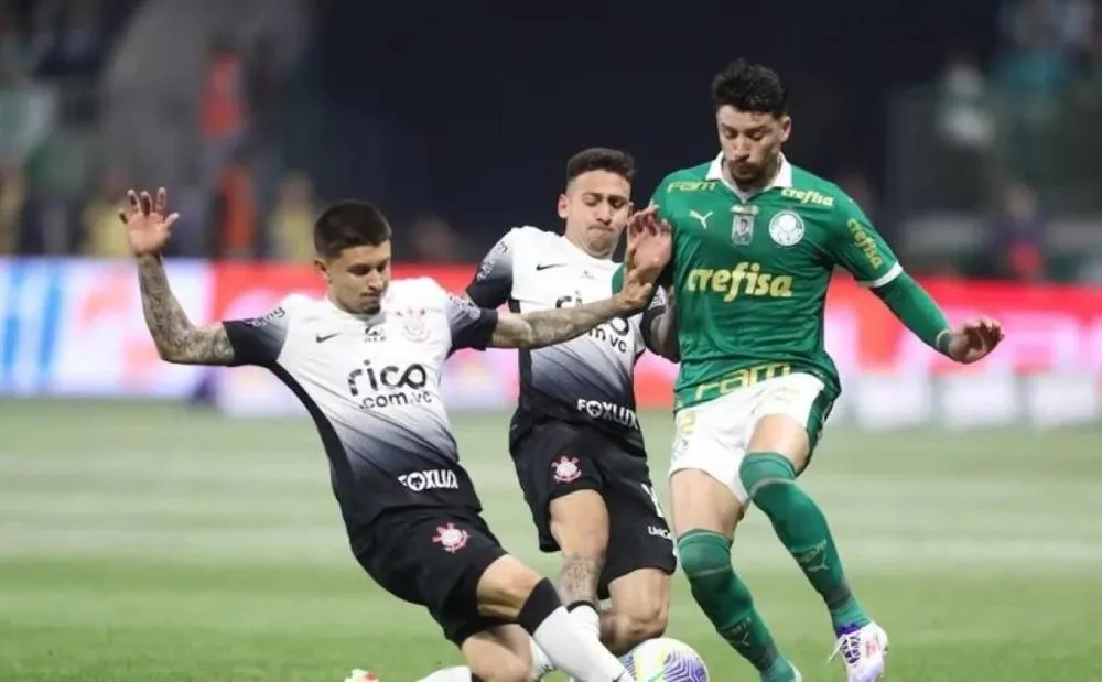 Palmeiras vacila e Corinthians deixa torcida querendo mais em empate no último dérbi do ano