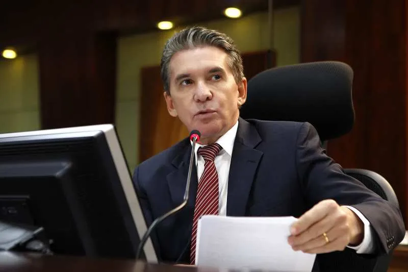 Justiça inocenta Sérgio Ricardo por suposta compra de vaga no TCE
