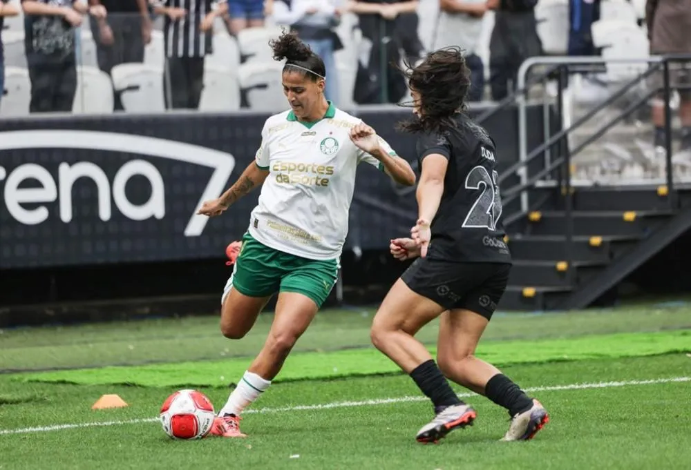 O Corinthians saiu na frente na busca pelo tetracampeonato Paulista