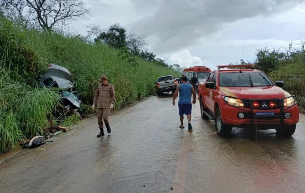 Duas pessoas morrem e duas ficam feridas em batida entre Siena e Hilux